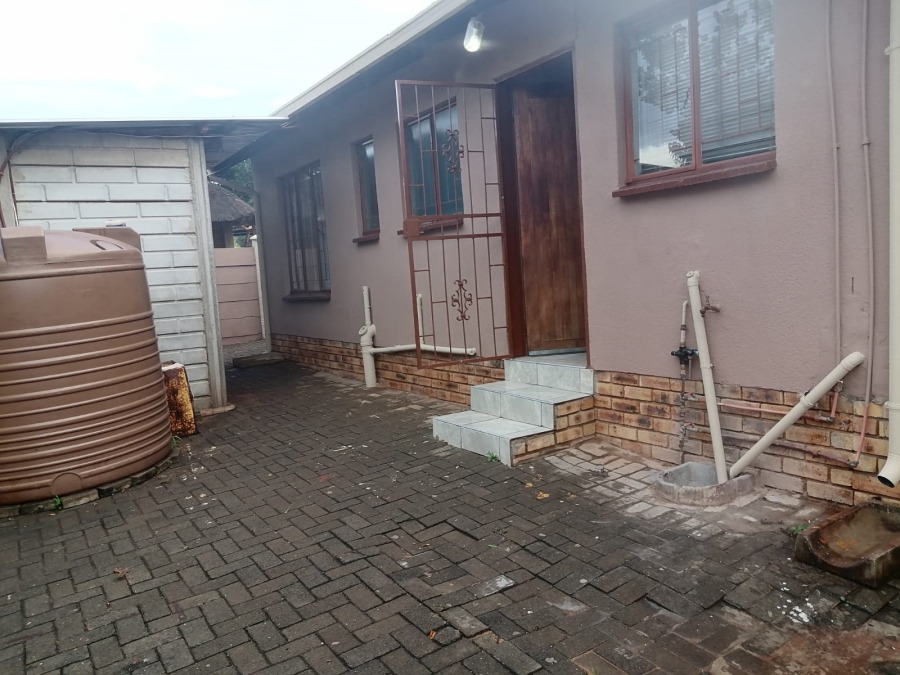 To Let 4 Bedroom Property for Rent in Tlhabane West North West